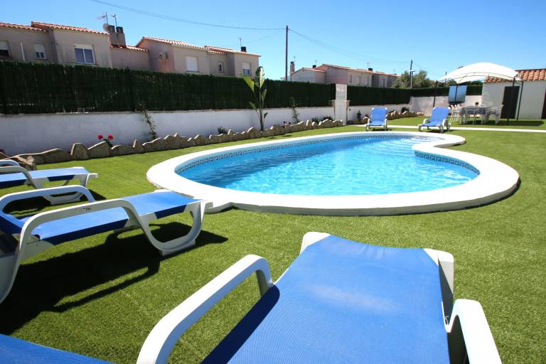 Family-oriented spacious villa with private pool, BBQ & patio | Pets allowed — photo 5