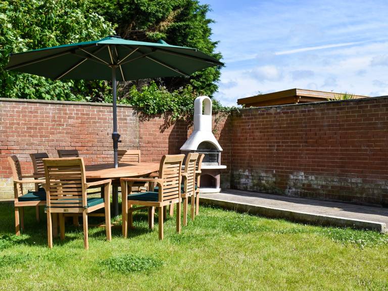 Cottage with BBQ & garden | River view — photo 2