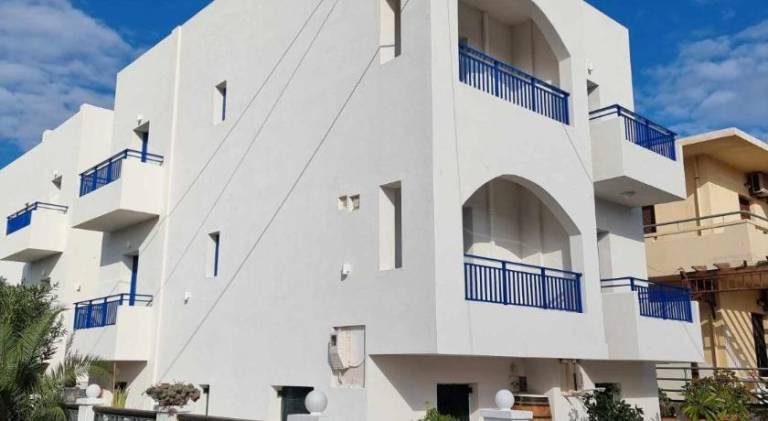 Family-friendly beautiful holiday apartment with patio & pool | Next to the beach | Pets allowed in Hersonissos