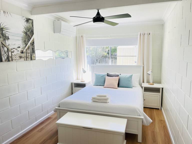 Apartment Brooms Head