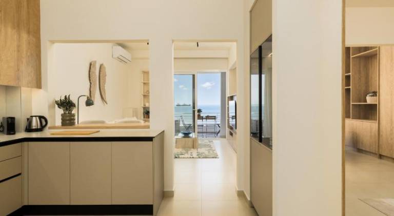 Ivory by halu! - Elegant 2BD apt with sea view — photo 2