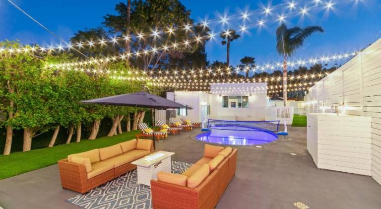 Universal Studios Villa with Pool & Guesthouse in Los Angeles, CA