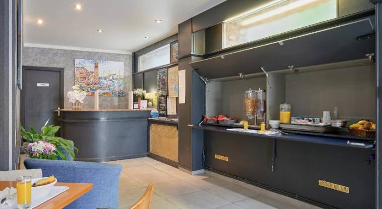 Logis Hotel le Triton — photo 4
