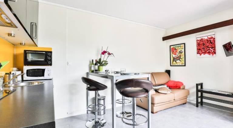 Rental apartment with barbecue, yard & terrace — photo 5