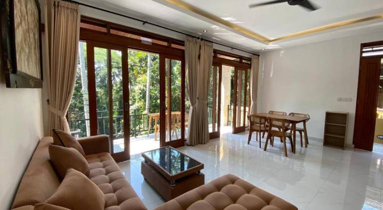 Nice vacation home with pool | Pet-friendly — photo 2