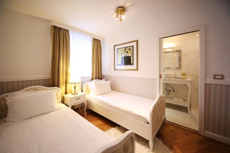 Rental apartment with 2 rooms for 4 persons — photo 4