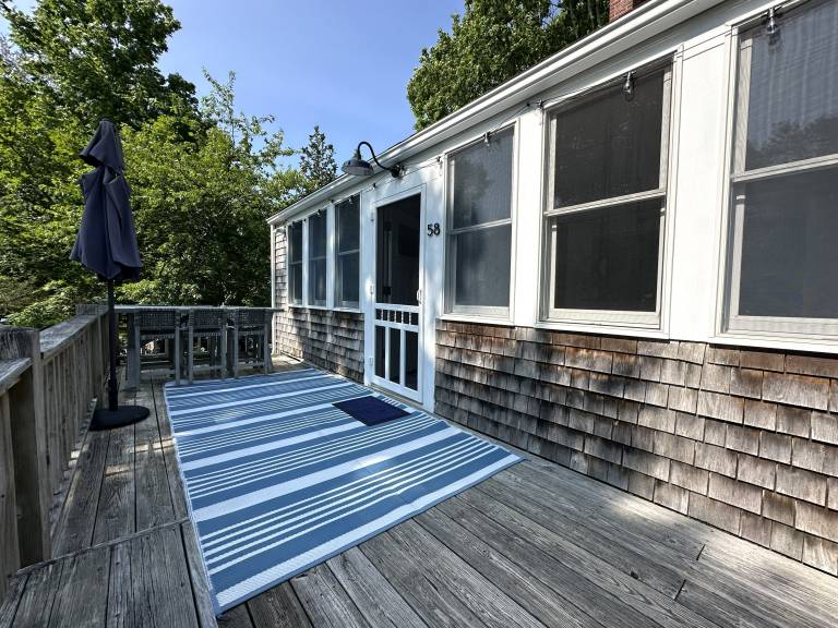 Classic Cape Bungalow less than a mile to Paine's Creek Beach & Dog Friendly! — photo 4