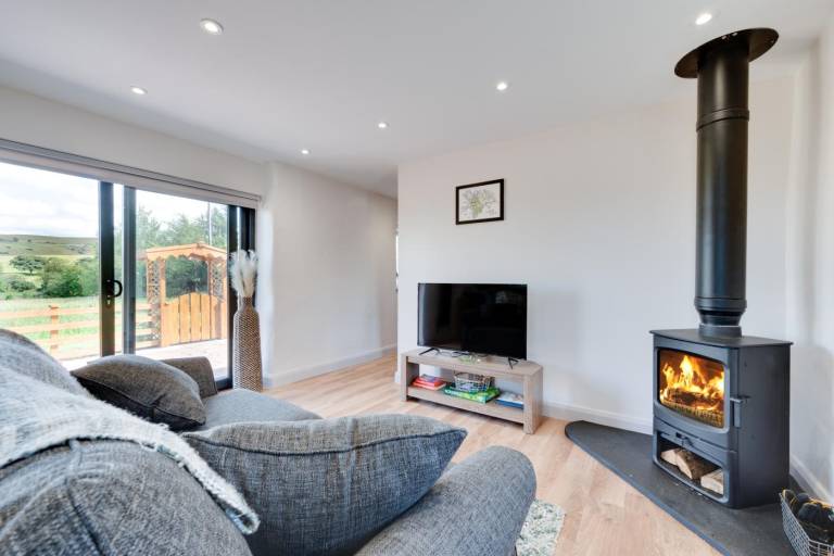 Vacation home with yard in Conwy