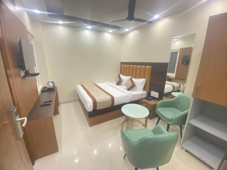 HOTEL ROYAL ROSETTE NEW DELHI RAILWAY STATION