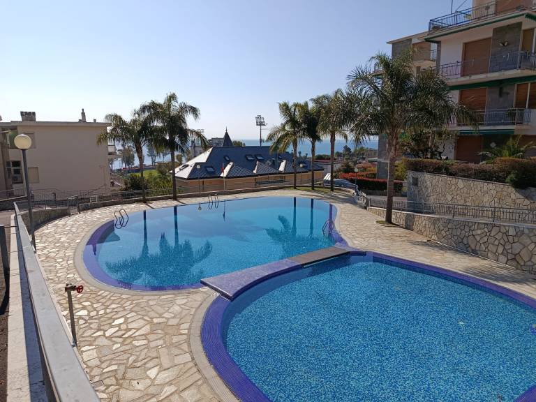 Apartment with pool & patio | Sea view — photo 3