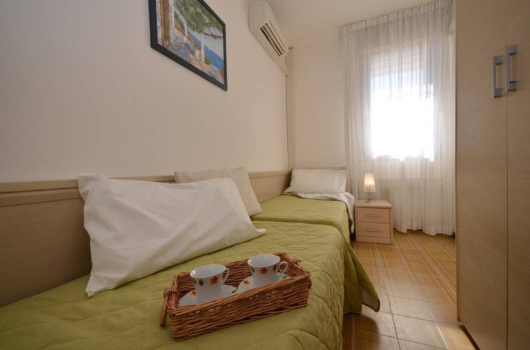 Family-oriented apartment with terrace | Sea view | Close to the beach | Pets allowed — photo 5