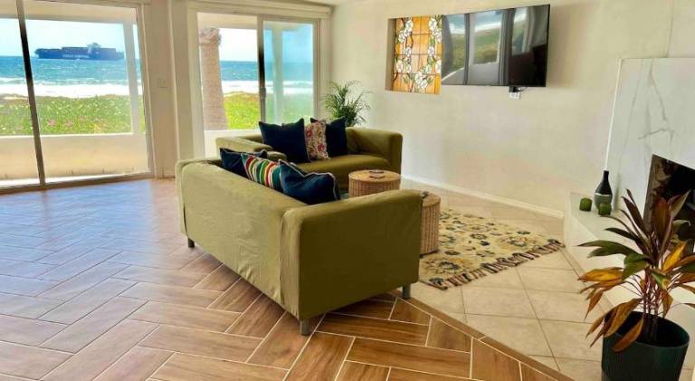 Casa Peninsula- Beach House in Ensenada
