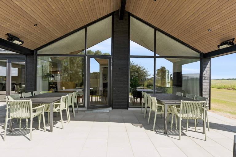 Vacation home with pool & sauna — photo 4