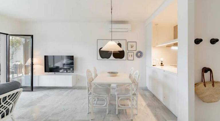 Pleasant apartment with pool | Pets allowed — photo 3