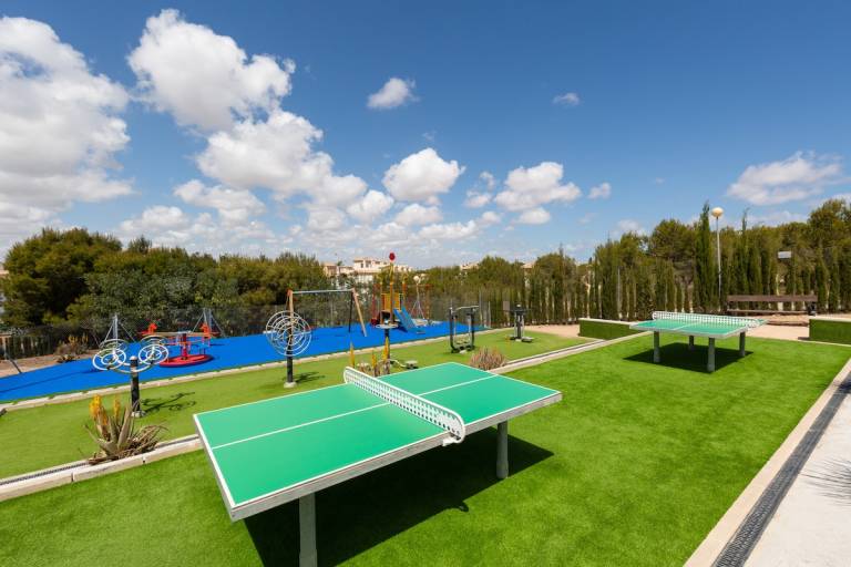 Holiday apartment with yard, pool & patio — photo 4