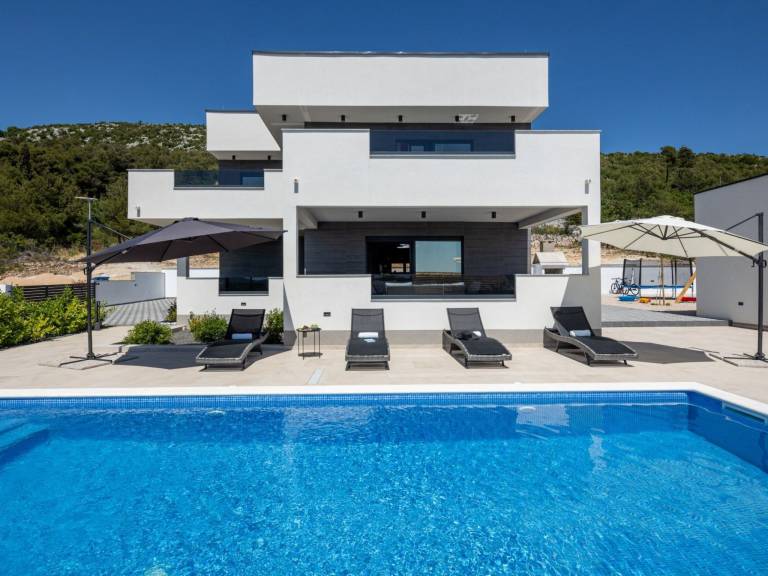 Villa Bura mit Pool und tollem Ausblick — photo 3