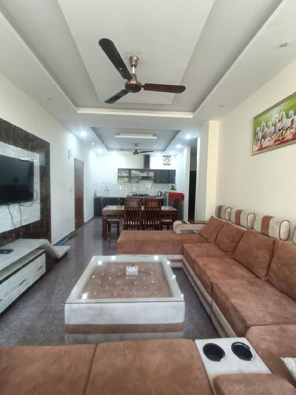 Rental apartment with yard & BBQ in Solan