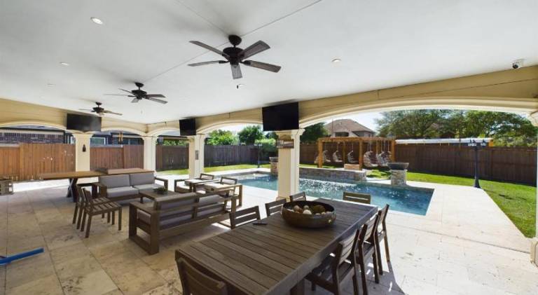 244 m&sup2; Ferienhaus