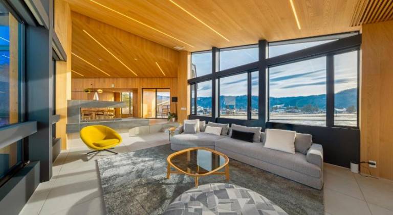 Chalet with jacuzzi — photo 3