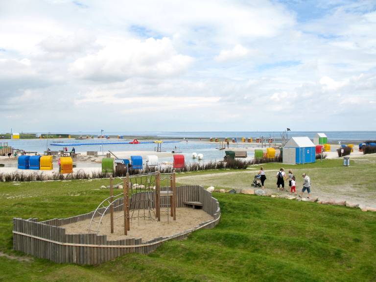 N8 Eingez&auml;untes Ferienhaus in Eckwarderh&ouml;rne