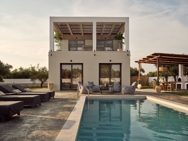 Villa with private pool, garden & barbeque | Garden view — photo 5