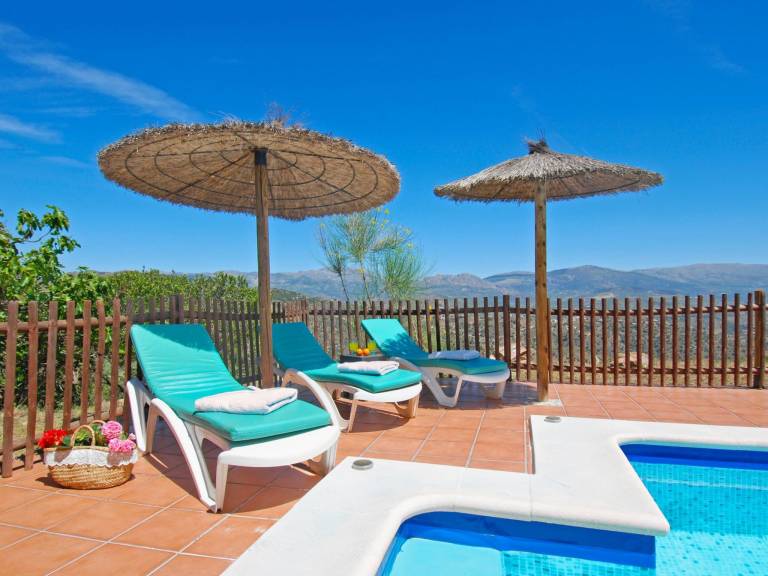 Fully equipped ample house with private pool, patio & barbeque | Mountain view | Dogs allowed — photo 5