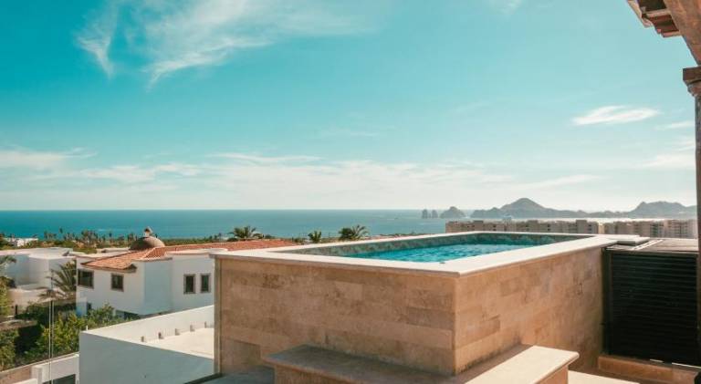 Ample villa with BBQ, garden & private pool | Pets allowed in Cabo San Lucas