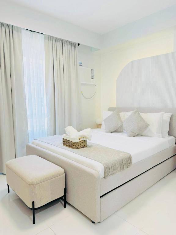 Holiday apartment with pool & yard | Good for workation | Pet-friendly in Bacolod