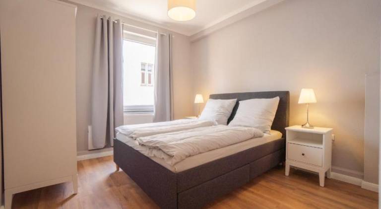 "Purple Chill" Super Zentrale Ferienwohnung HBF-Messe-Buergerweide-CityGate-OVB Arena in Bremen