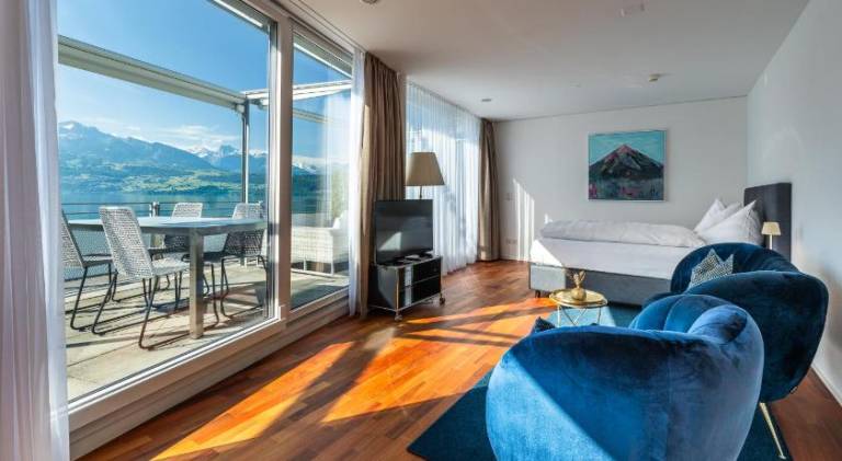 Holiday apartment with jacuzzi in Hilterfingen
