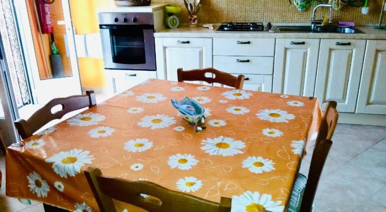 House with 2 rooms for 6 persons — photo 4