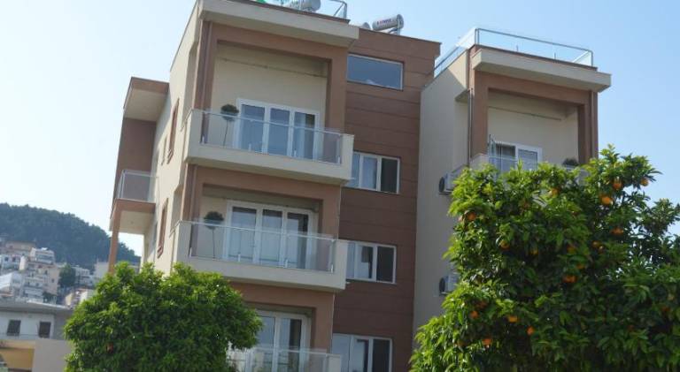 Serviced apartment with garden & terrace in Kavala