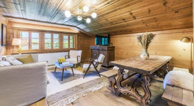 Chalet with pool — photo 3