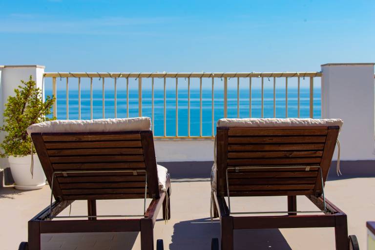 Rental apartment with garden, terrace & BBQ | Beach view — photo 2