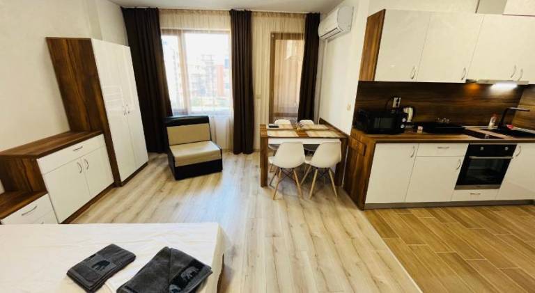 Apartment with terrace — photo 3