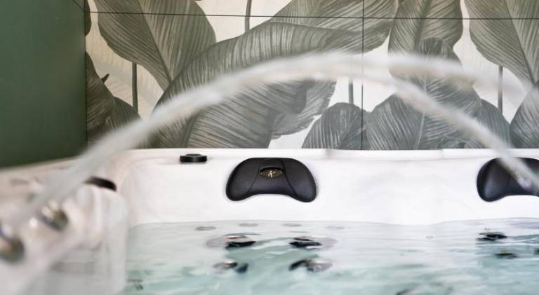 House with jacuzzi & sauna in Marmande