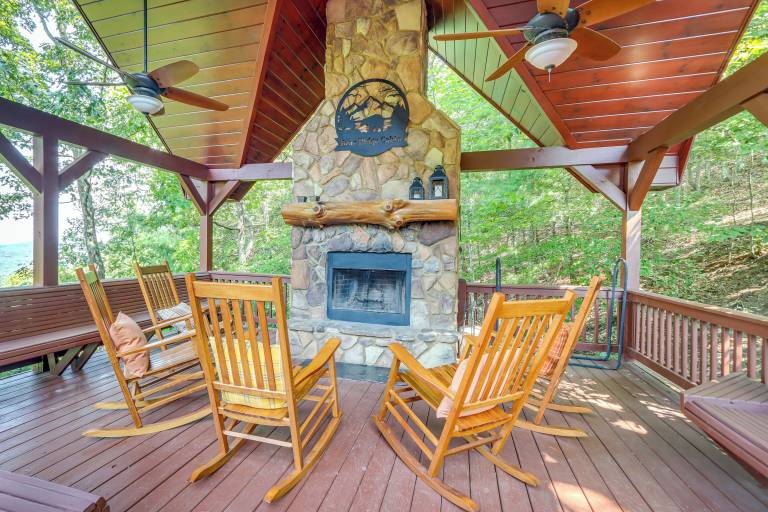 Cabin Mineral Bluff