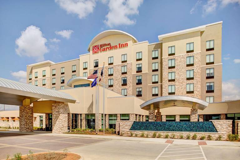 Hilton Garden Inn Dallas/Arlington South in Arlington, TX