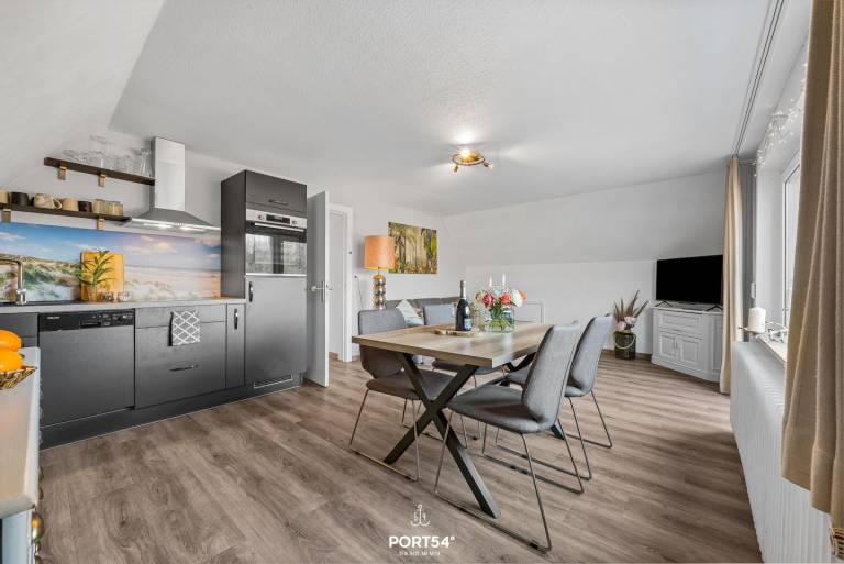 Holiday apartment Glück in St. Peter-Ording Comfort with balcony near sand beach — photo 3