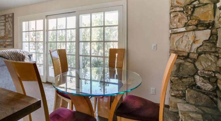 House with 1 room for 4 persons in Ventura, CA