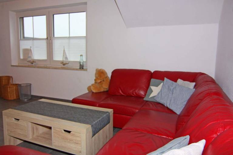 Großzügige Ferienwohnung über 2 Etagen mit Kaminofen, Balkon und Garten in Wenkendorf in Fehmarn