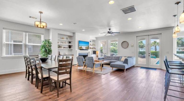 Spacious vacation home with pool | Pets allowed — photo 4