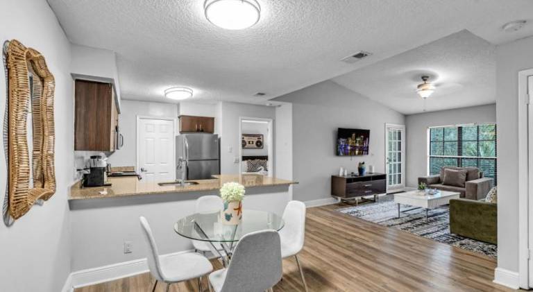 Rental apartment with pool — photo 4