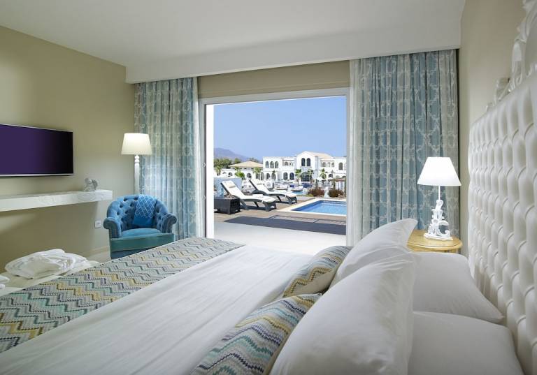 Resort Paralia Kourna