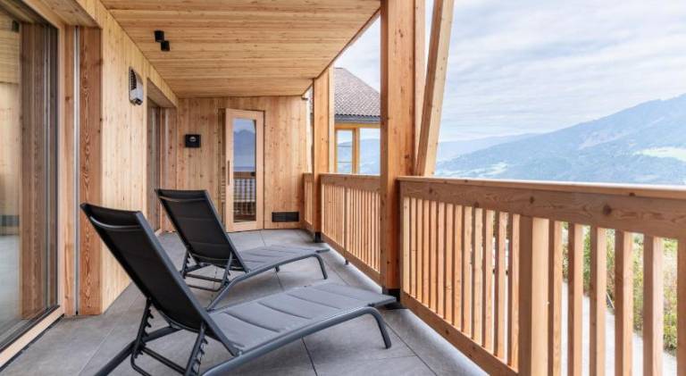 Charming apartment with hot tub, sauna & yard | Pets allowed — photo 3
