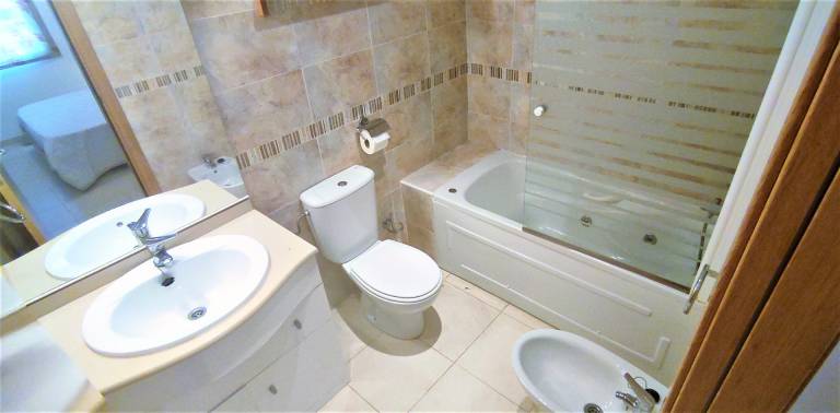 Fully equipped pleasant apartment with patio & pool | Next to the beach | Dogs allowed — photo 5