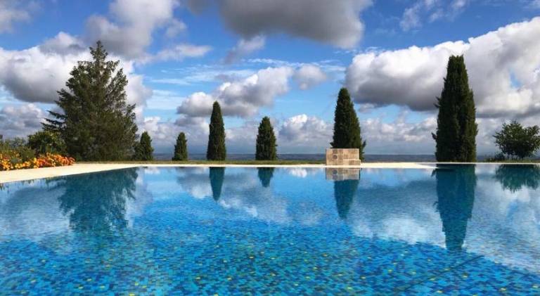 House with barbecue, pool & garden in Sarteano