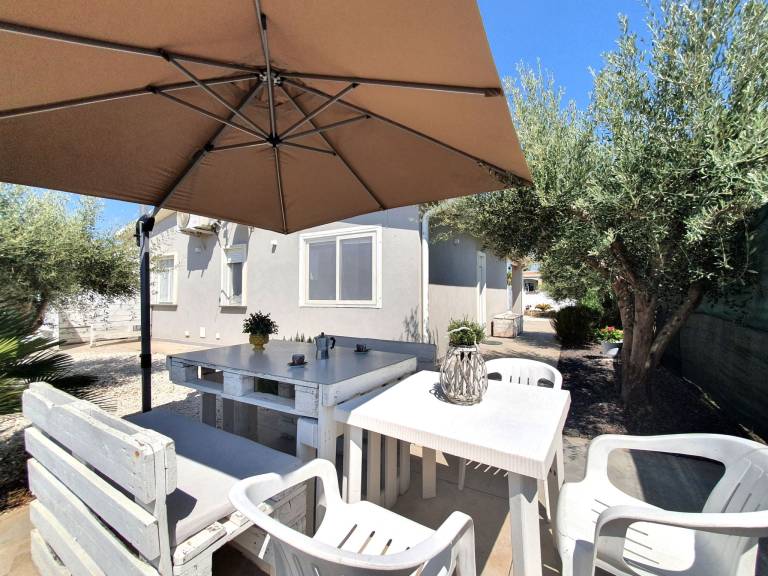 House with garden, barbeque & terrace — photo 3