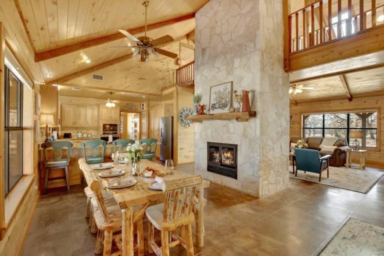 House with jacuzzi — photo 4