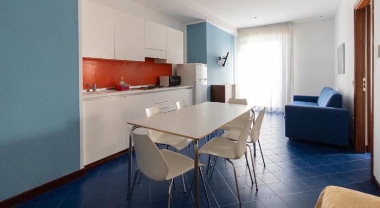 Serviced apartment with terrace — photo 3